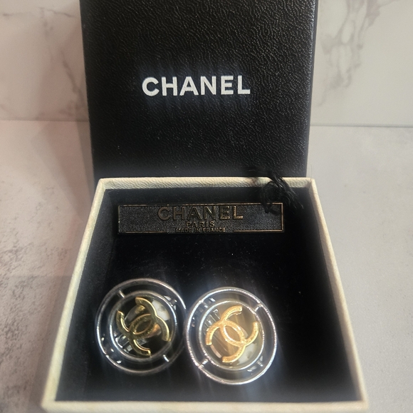 Chanel Vintage Mixed Metals Wheel Coco Mark - Picture 2 of 7